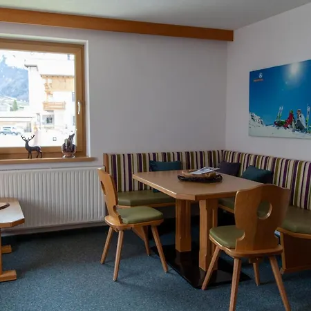 Apart Fluh Apartman Galtür